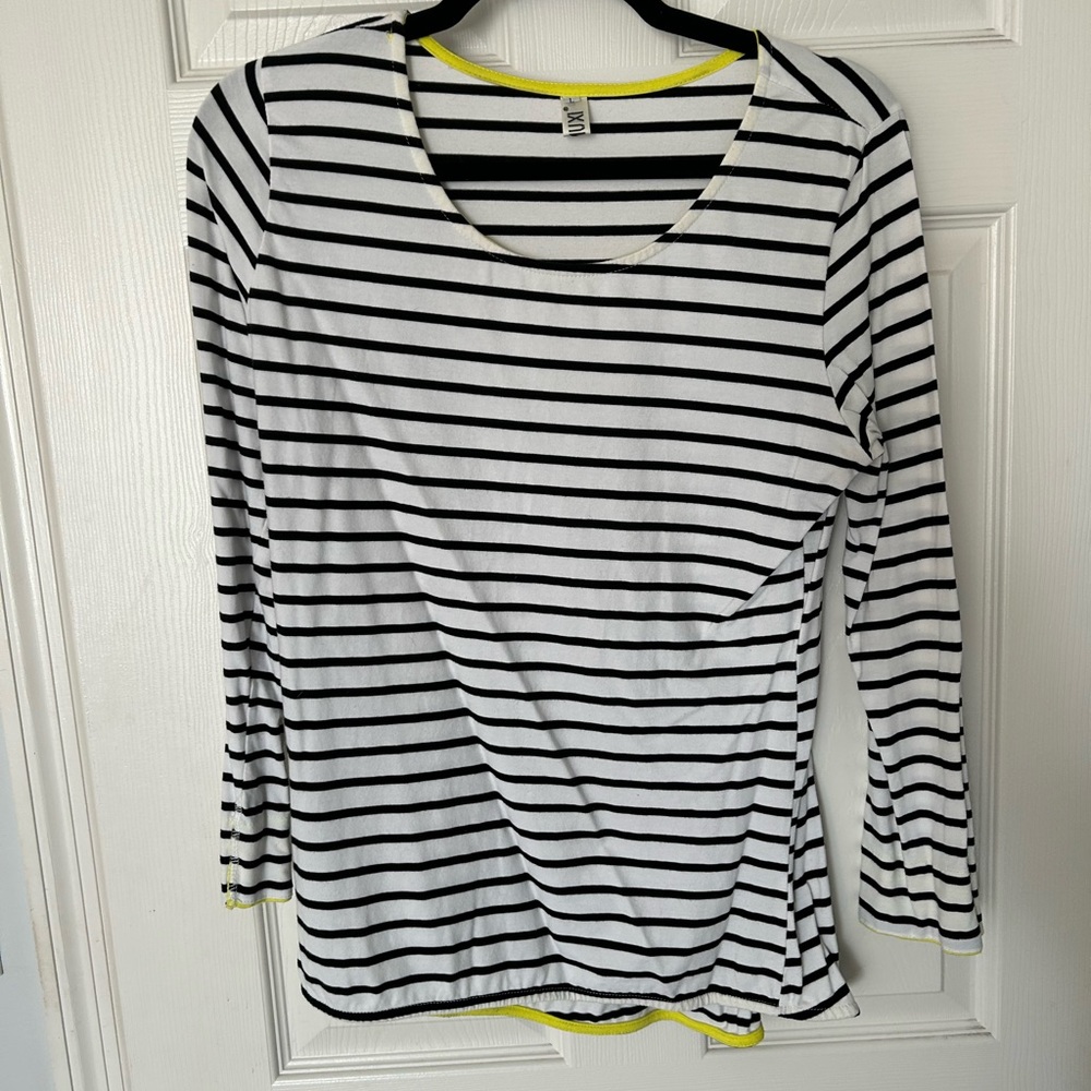 2/$10 Gumuxi white black stripes with neon yellow lining size large stretchy top